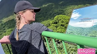 Risky tourist cumshot